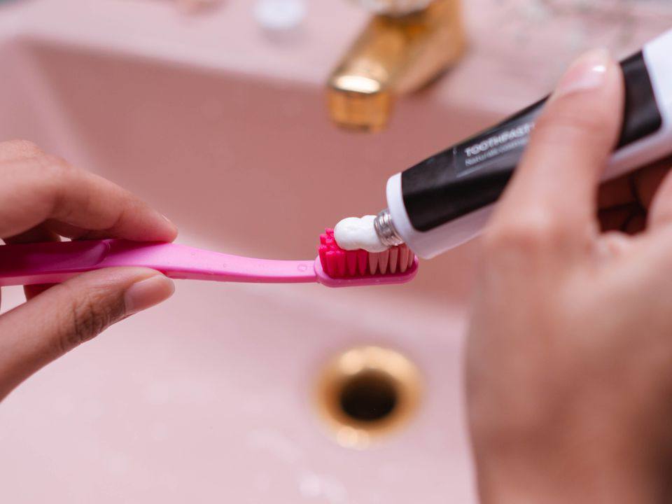 Zašto biste trebali pričekati s pranjem zuba nakon konzumacije određene hrane